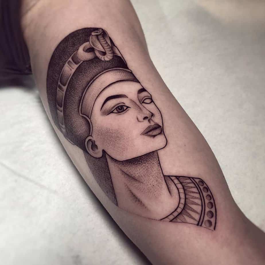 20 Stunning Nefertiti Tattoo Designs That Are Fit For A Queen