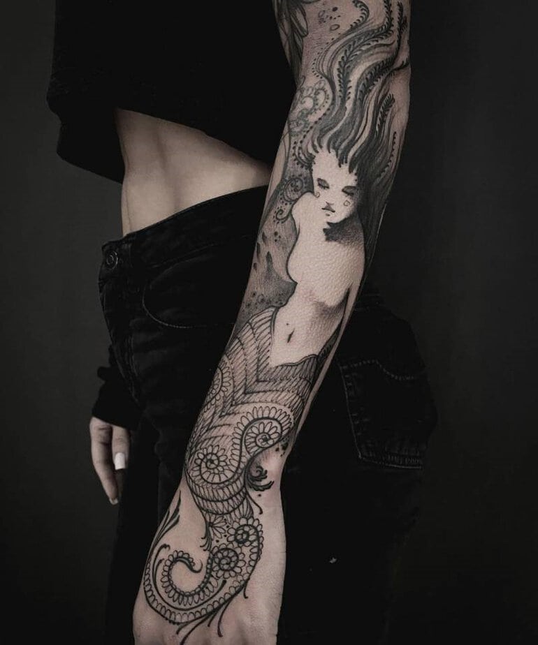 Dark and mysterious siren sleeve