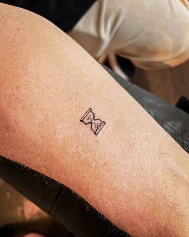 12. Minimalist 8-bit hourglass