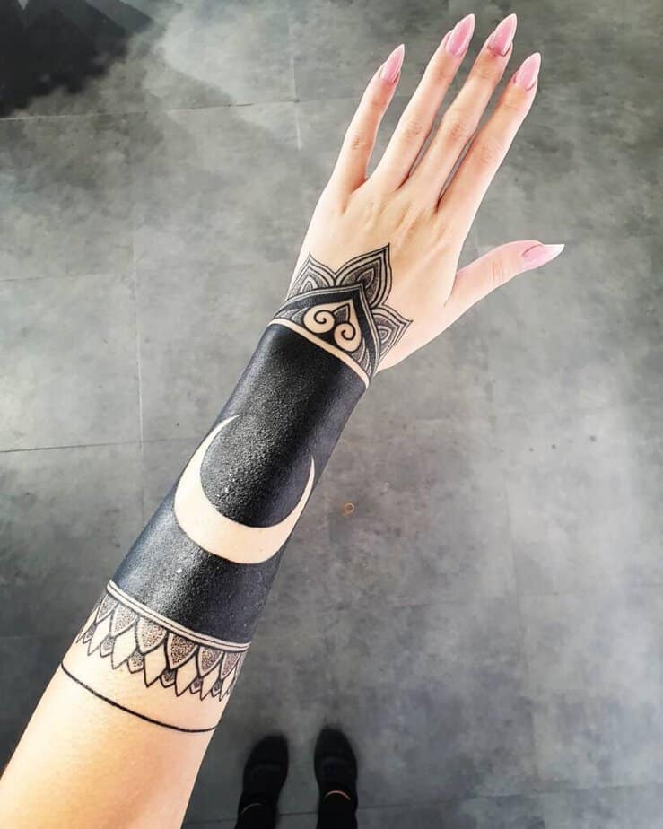 17. Forearm blackout