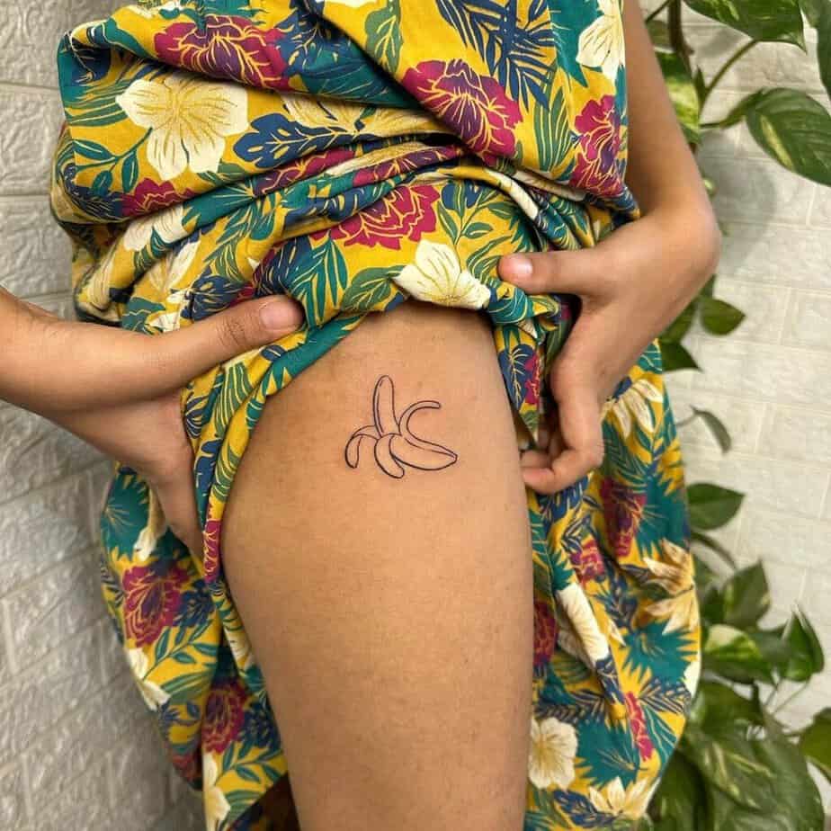 13. Another banana tattoo on the thigh