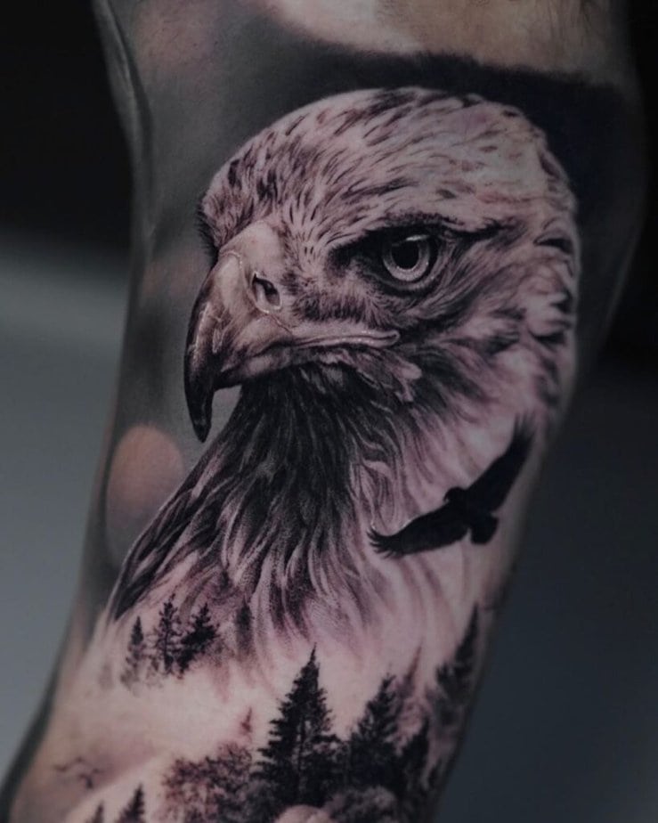 Tattoo of the head of an eagle
