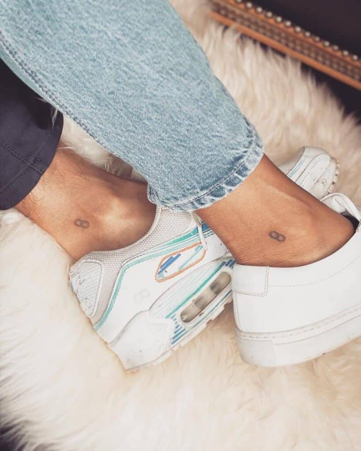 5. A matching chain ankle tattoo 