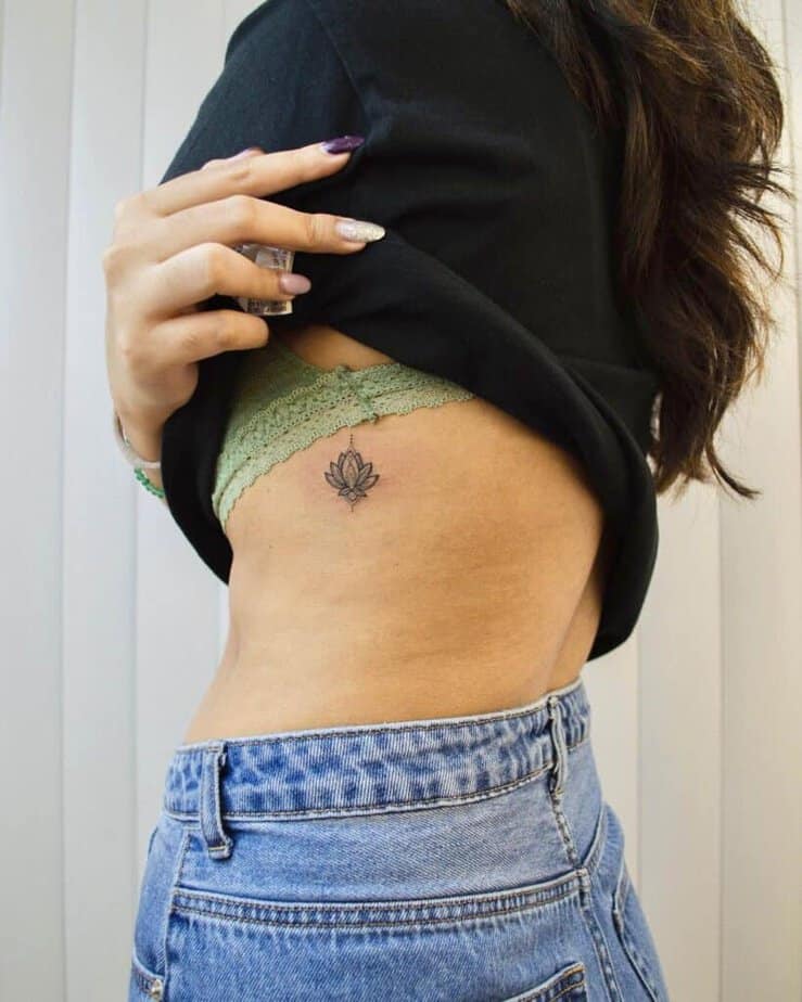 25 Remarkable Rib Tattoos That'll Totally Be Worth The Pain