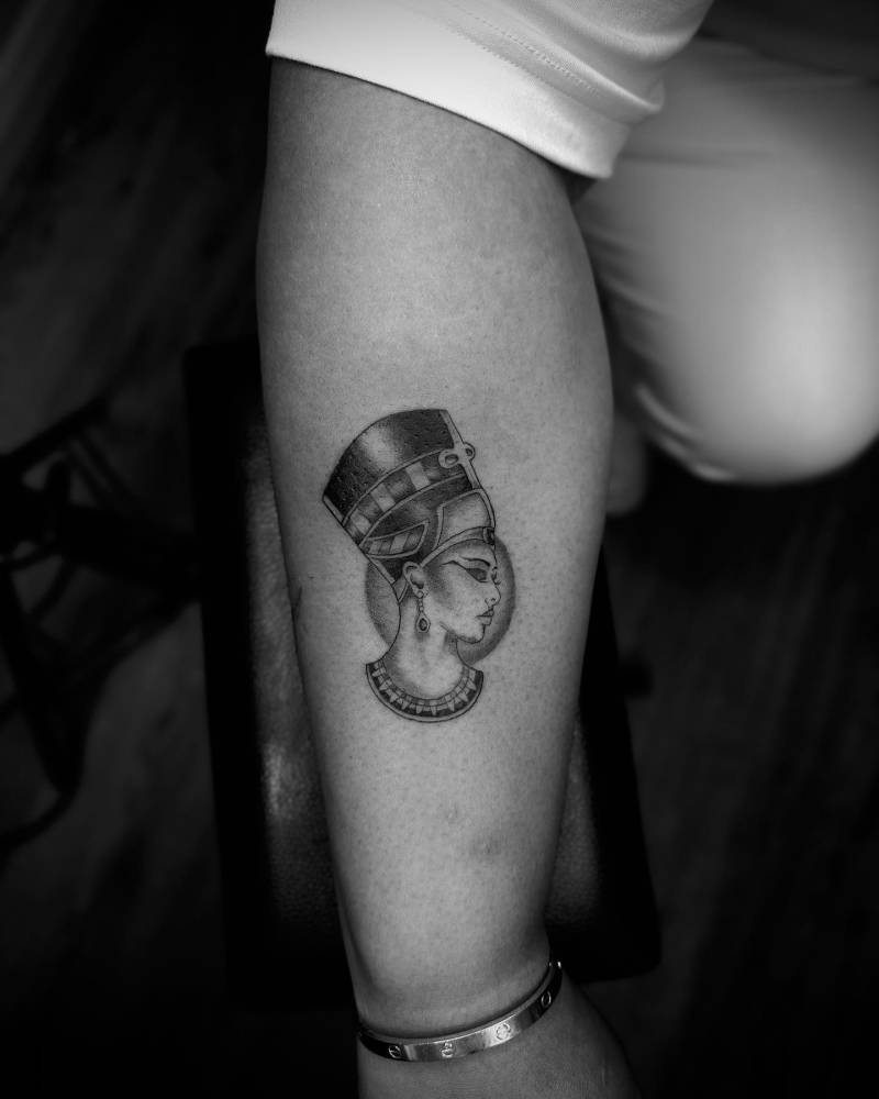 20 Stunning Nefertiti Tattoo Designs That Are Fit For A Queen
