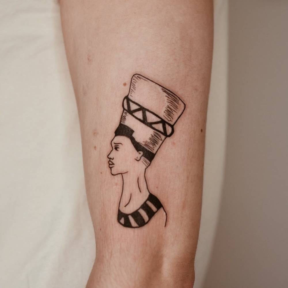 20 Stunning Nefertiti Tattoo Designs That Are Fit For A Queen