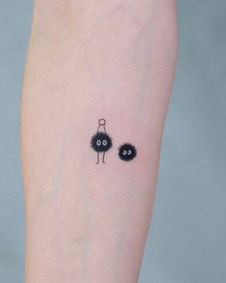 Two Soot Sprites with a star candy