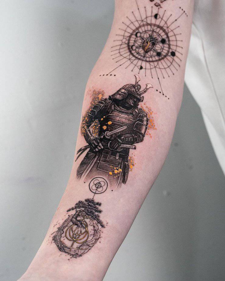 Black and gold samurai